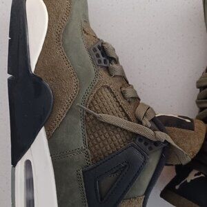 NIKE Air Jordan 4 Retro SE Craft - size US mens 10.5 - medium olive/pale vanilla
